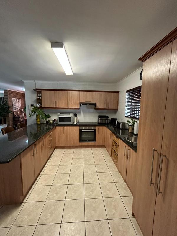 To Let 4 Bedroom Property for Rent in D